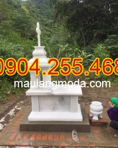 Mẫu mộ công giáo một mái bằng đá, mẫu mộ một mái bằng đá trắng