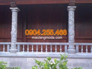 Cột đá tròn được chạm khắc hoa văn đẹp mắt