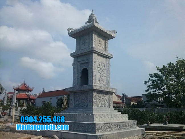 Mộ hình tháp phật giáo bằng đá tại Khánh Hoà