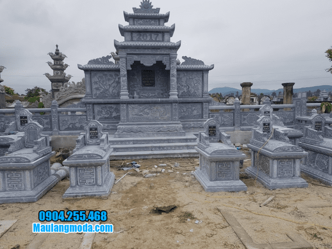 khu lăng mộ tại Huế
